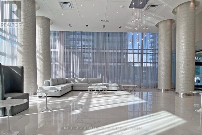 Building Photo - 75 Oneida Crescent