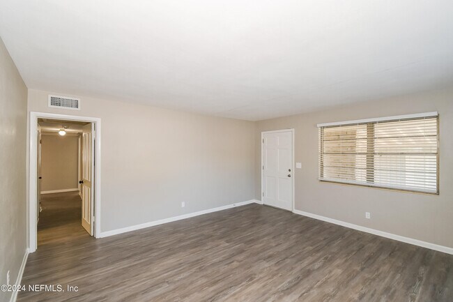 Foto del edificio - 6238 Green Pine Ln