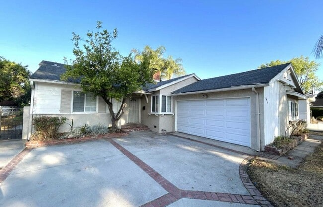Building Photo - 8017 Lurline Ave
