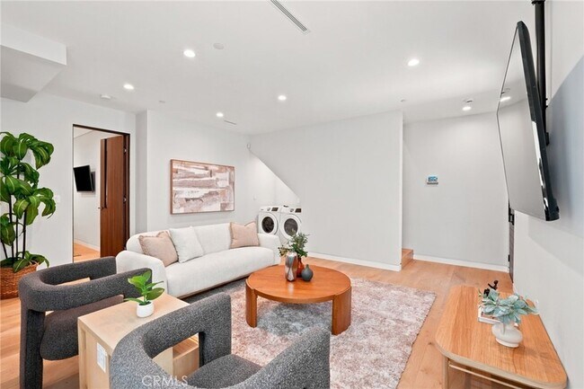 Foto del edificio - 425 N Alfred St
