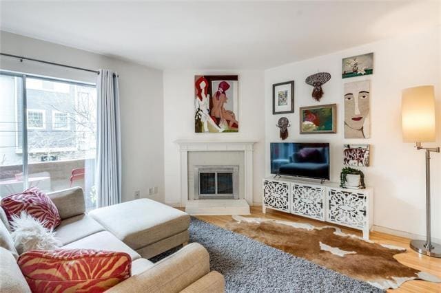 Building Photo - 4044 Buena Vista St