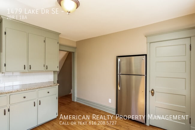 Building Photo - 1479 Lake Dr SE