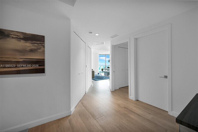 Foto del edificio - 45 SW 9th St