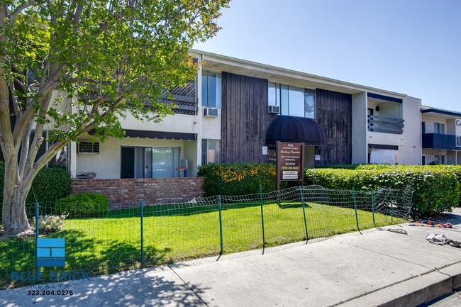 Building Photo - 5452 Corteen Pl