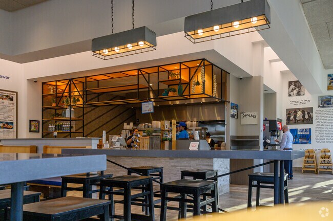 Locals love all of the restaurants Potomac Yard has to offer.