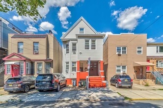 Building Photo - 27 Romaine Ave