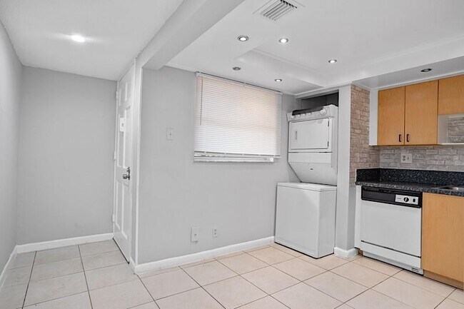 Foto del edificio - 6181 NW 57th St