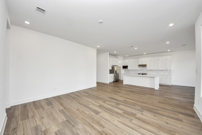 Building Photo - 31046 Vintage Crk Ln