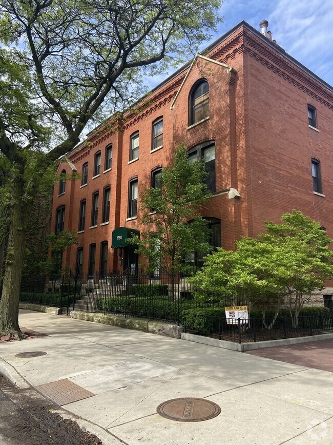 Building Photo - 1760 N Wells St