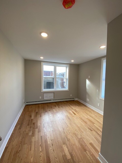 Building Photo - 320 9th St