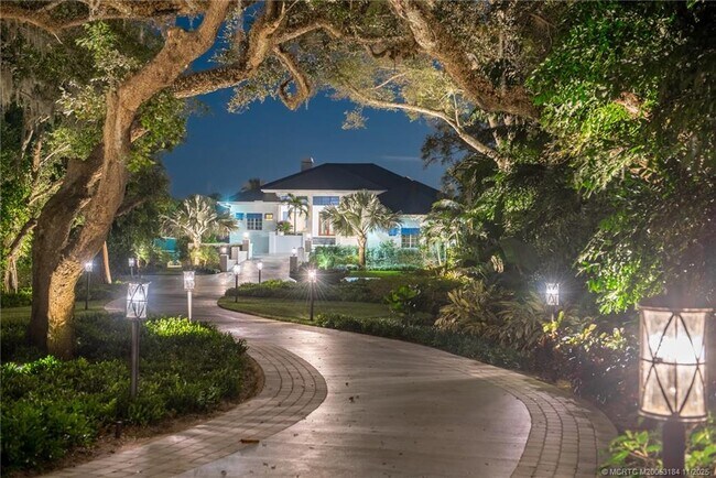 Foto del edificio - 3365 SE St Lucie Blvd