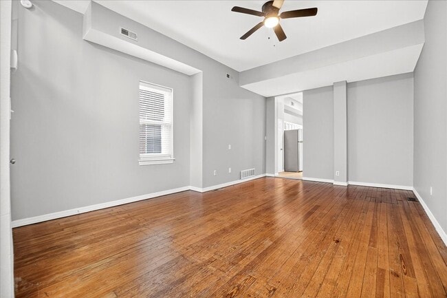 Building Photo - 2350 S 10th St