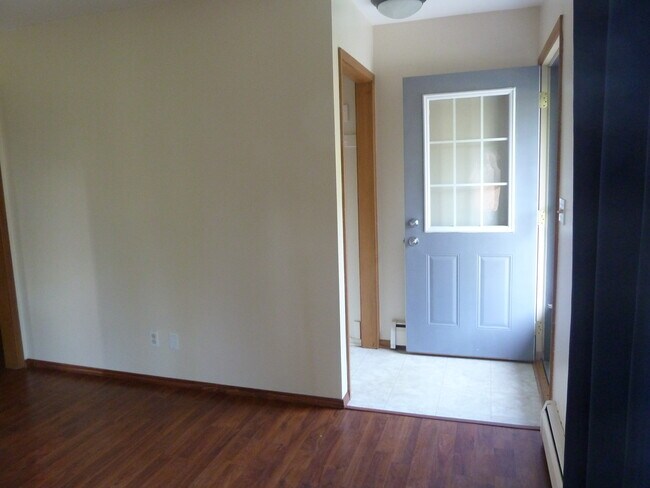 main entry with coat closet - 3315 18th ave nw