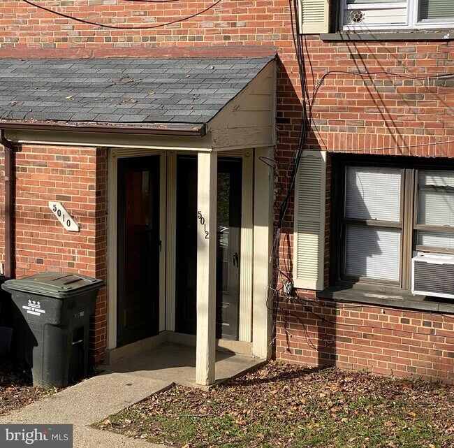 Foto del edificio - 5010-5012-5012 Just St NE