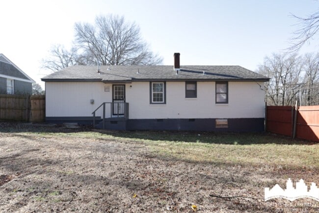 Building Photo - 1832 S Sutton Dr