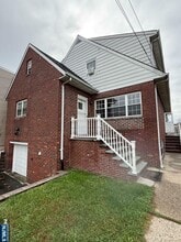 Building Photo - 220 Jersey