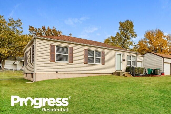 Building Photo - 1123 Roxton Dr