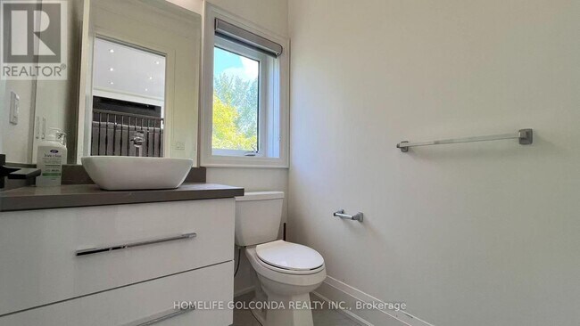 Photo du bâtiment - 145 English Oak Dr