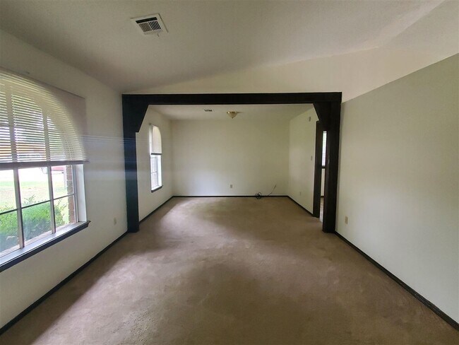 Foto del edificio - 242 NE 46th St