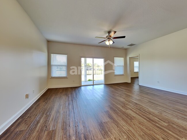 Foto del edificio - 3115 Creek Village Ln