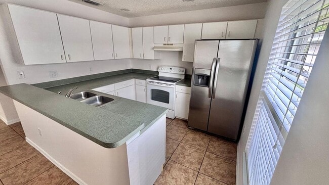 Building Photo - Nice 4 bedroom home in Kissimmee