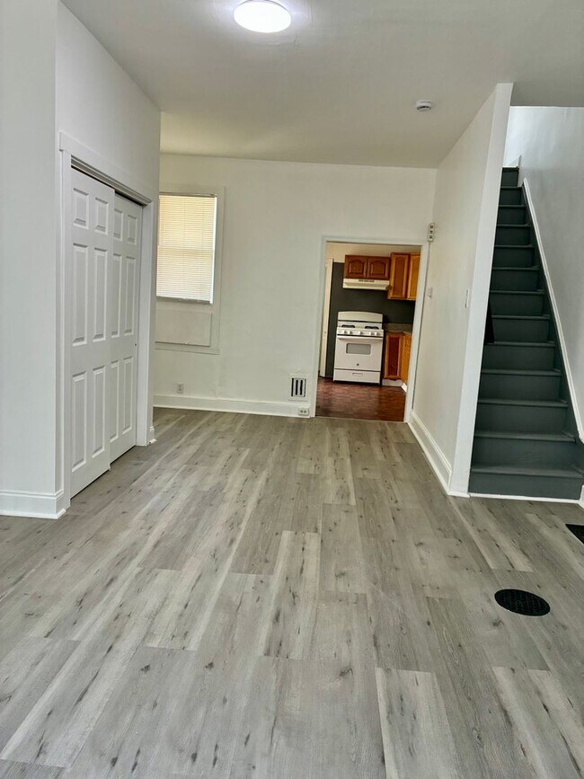 Foto del edificio - Spacious 3-Bedroom Home in North Philadelphia