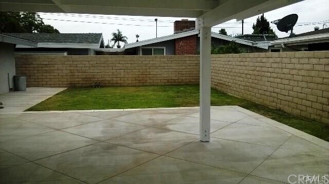 Building Photo - 490 N Emerald Dr