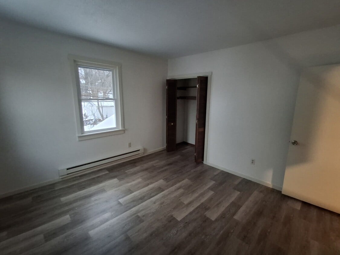 Building Photo - 22 Gold St