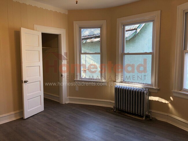 Building Photo - 5 BEDROOM HOME FOR RENT IN EAST LANSDOWNE