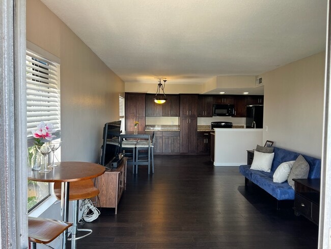Living Room - 1517 E Garfield Ave (Glendale, CA) Apartment