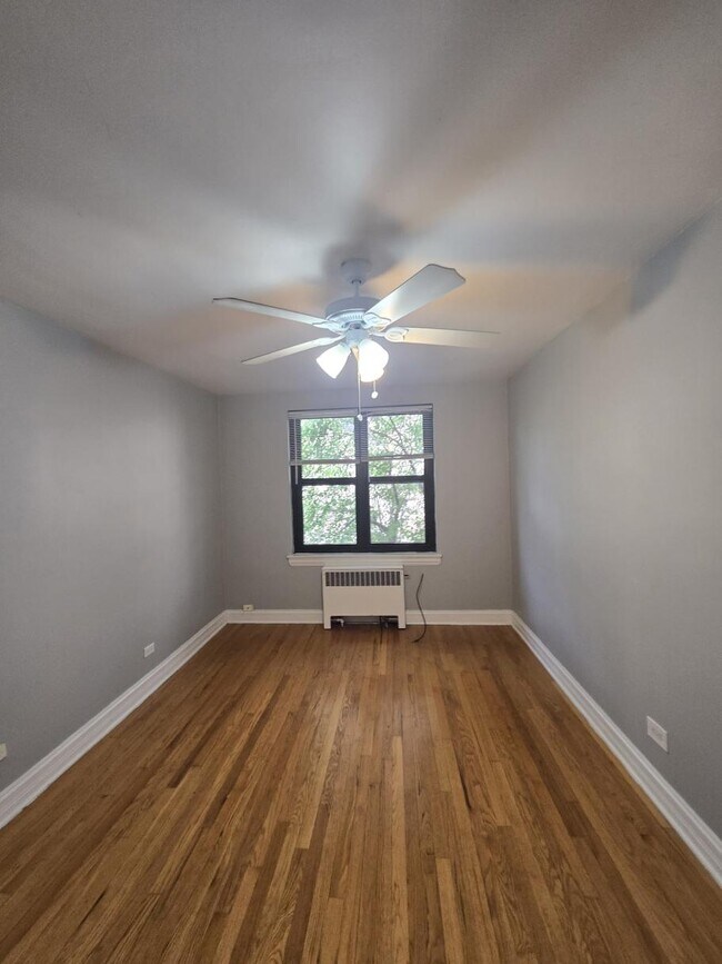 Photo - 7324 North Ridge Avenue #3E Apartment