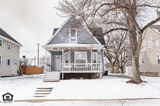 Building Photo - 515 N State St