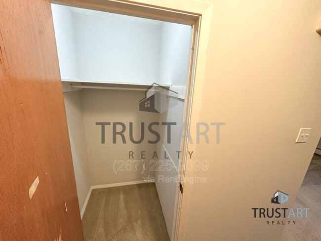 Building Photo - 4300 Pearson Ave