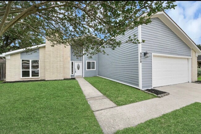 Building Photo - 9638 Ravensworth Dr