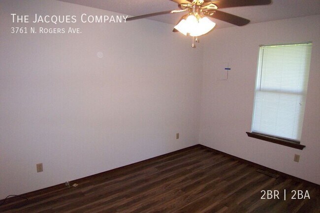 Foto del edificio - Very Nice Clean 2 Bedroom 1.5 Bath Duplex ...