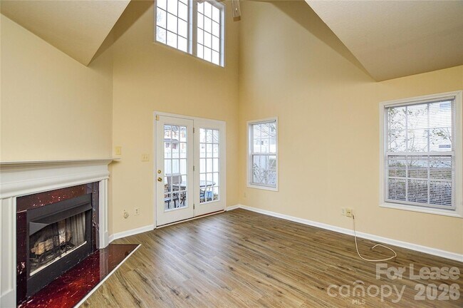 Foto del edificio - 8415 Spirea Ct
