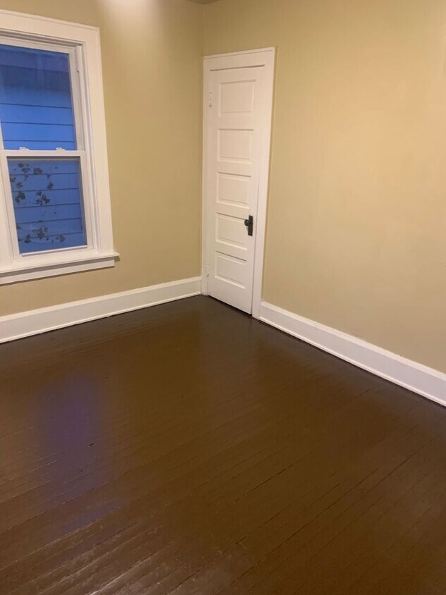 Foto principal - 932 Center St - Duplex