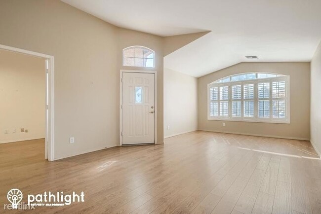 Foto del edificio - 4 br, 2 bath House - 7454 E Knowles Avenue...