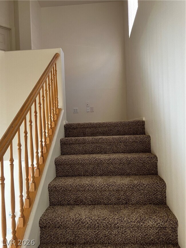 Foto del edificio - 5640 Mt Athos St