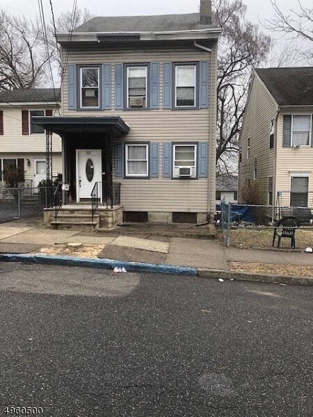 Foto principal - 152 N 3rd St