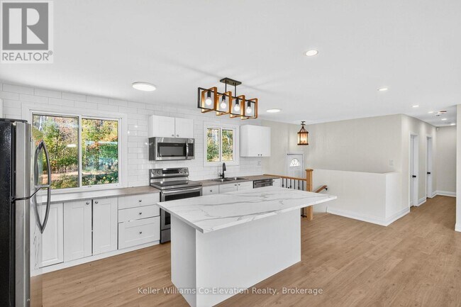 Photo du bâtiment - 556 Champlain Rd