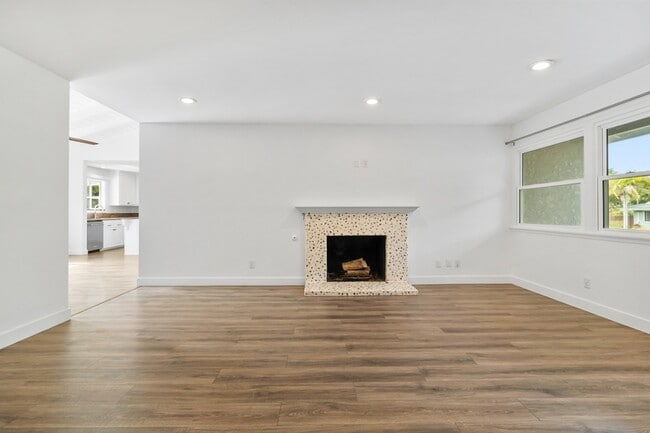 Building Photo - 135 N Barnwell St