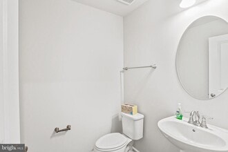 Building Photo - 2923 Glendale Ave