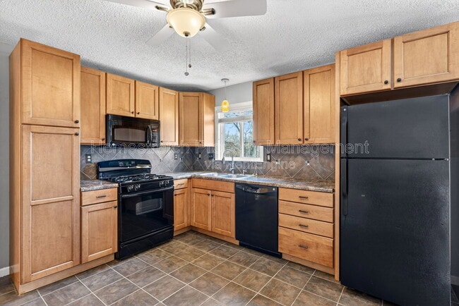 Building Photo - 12887 Fox Haven Dr