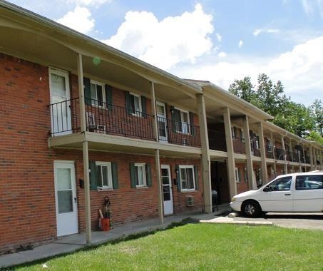 Building Photo - Colonial Gardens Apartments