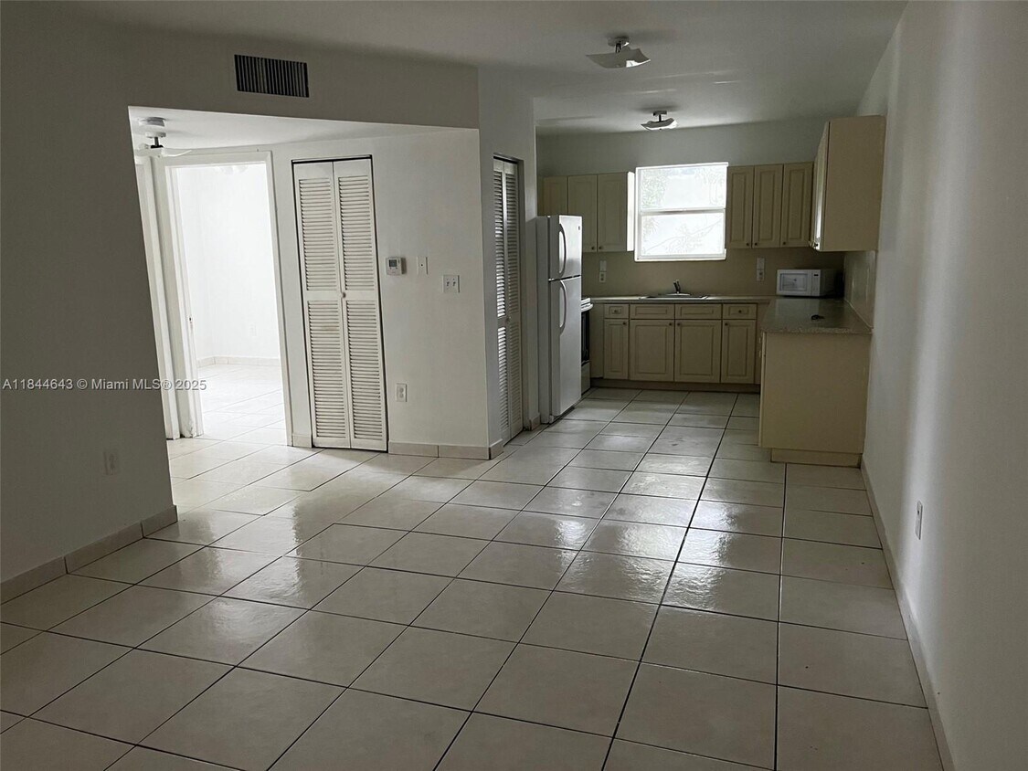 Foto principal - 181 NW 47th Ave