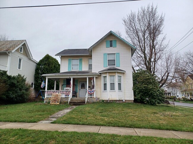 Building Photo - 230 College Ave