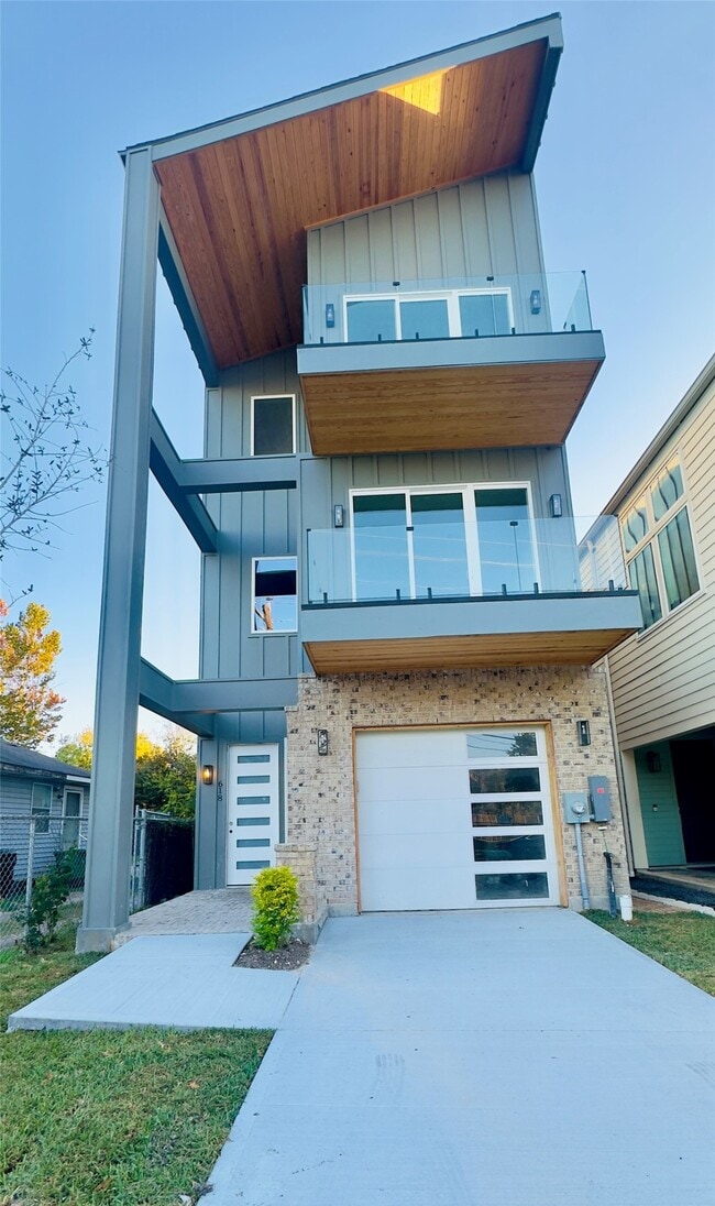 Building Photo - 618 E 35th St