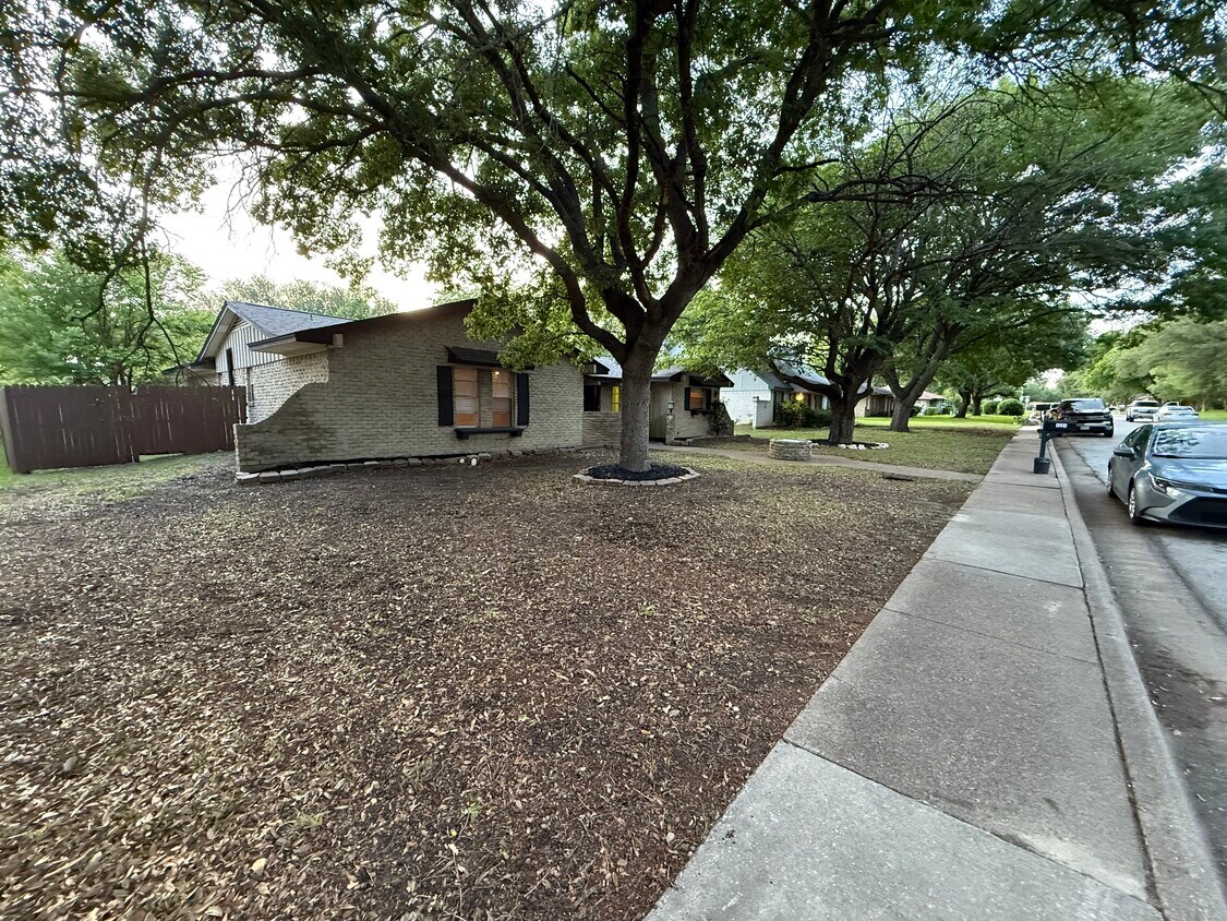 Foto principal - 1221 Holt Ave