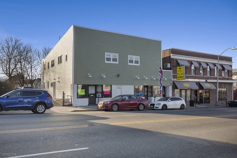 Primary Photo - 402 Bloomfield Ave